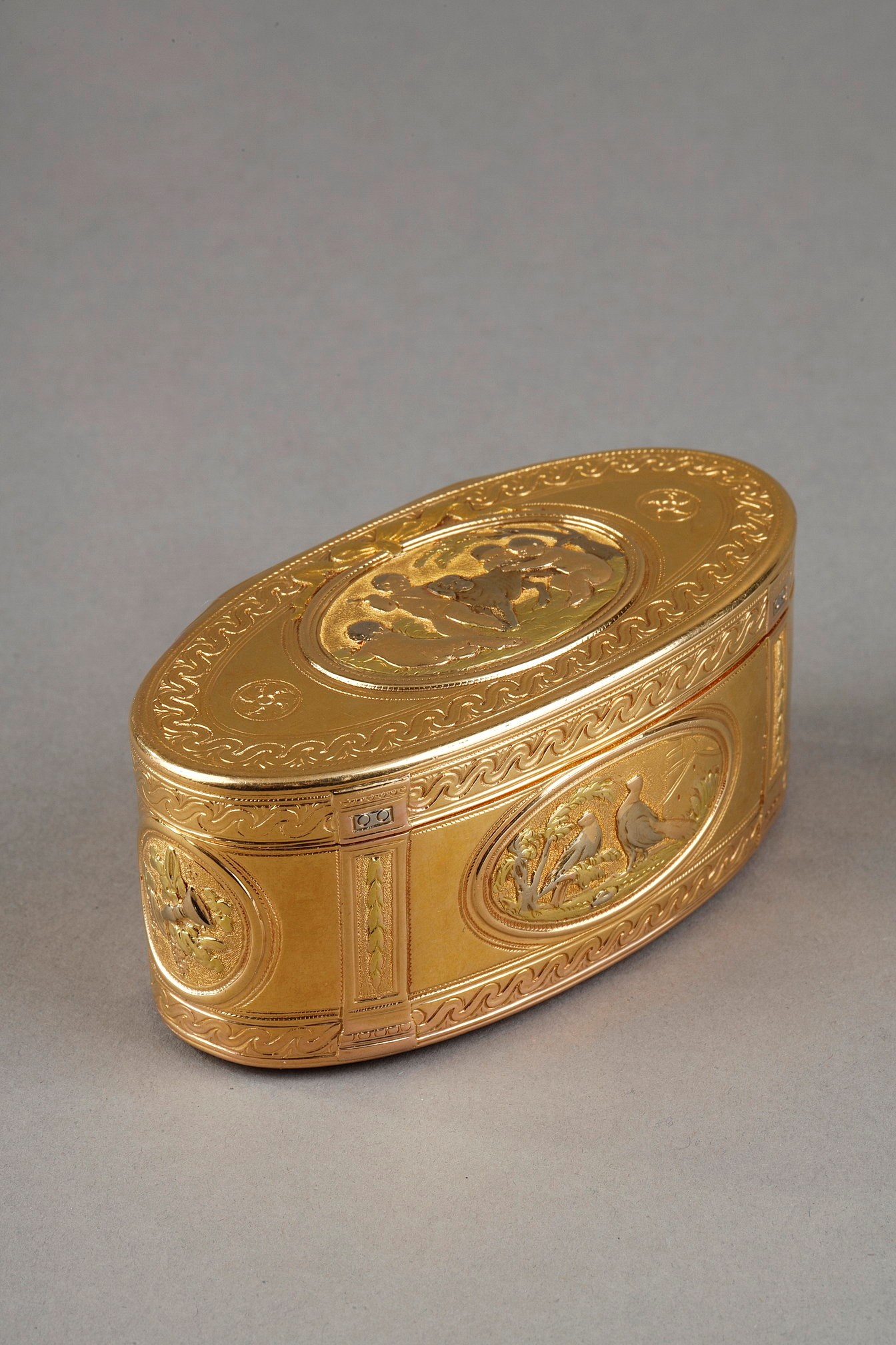 Louis XVI three gold oval box, master goldsmith Jean George Paris